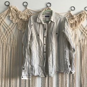 ❄️2 FOR $20 Patagonia Men’s Button Up